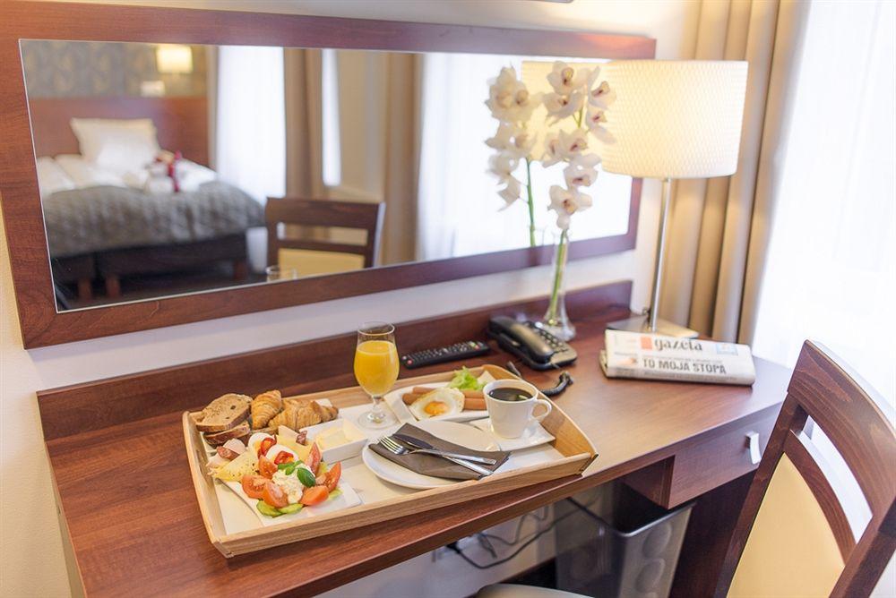 City Center Rooms Piotrkowska 91 Lodz  Ngoại thất bức ảnh