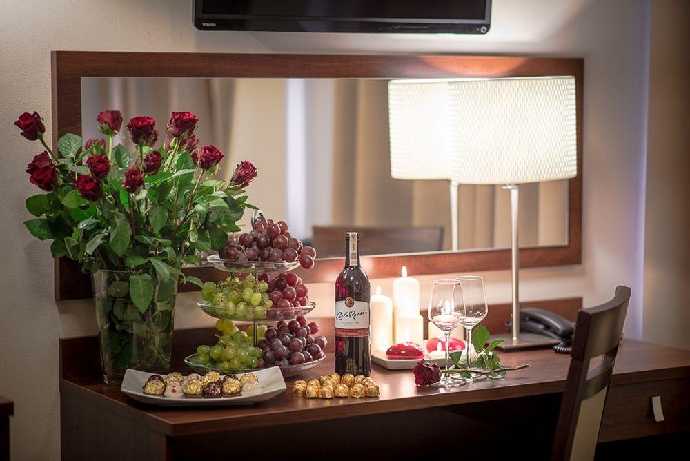 City Center Rooms Piotrkowska 91 Lodz  Ngoại thất bức ảnh